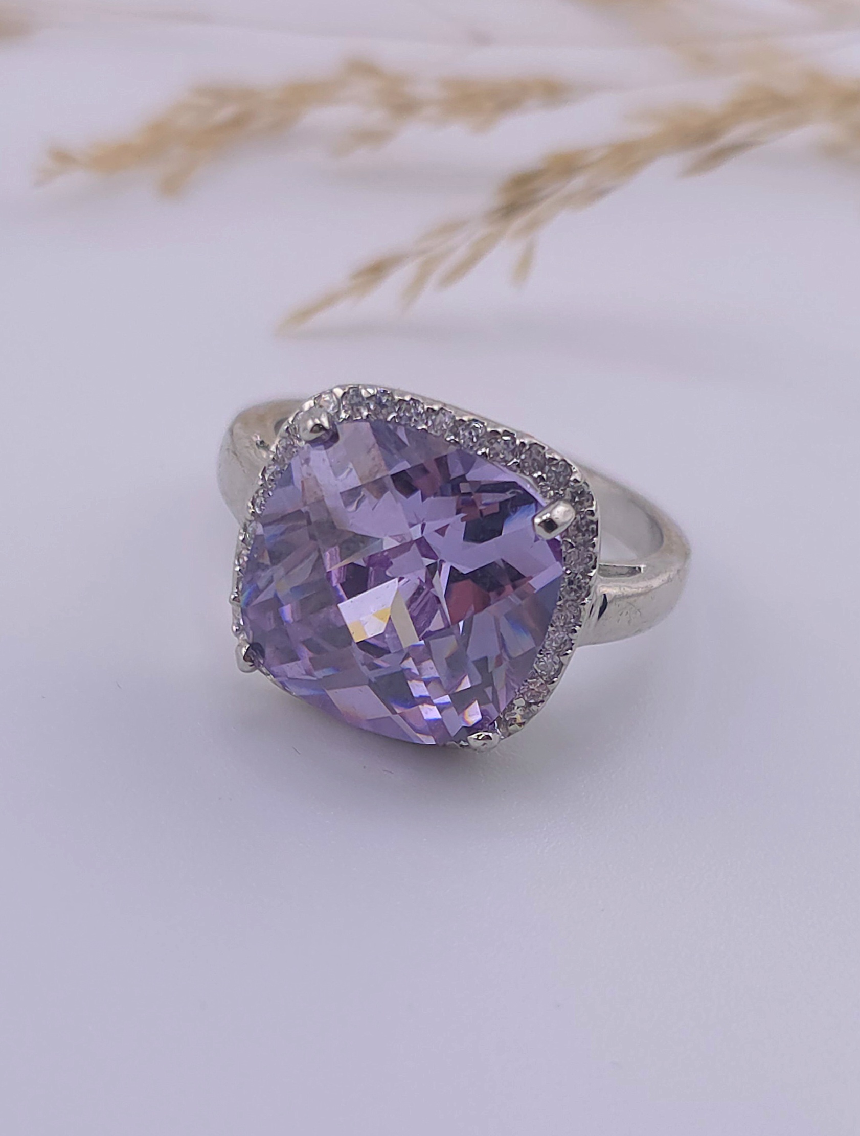 Каблучка з фіолетовими Swarovski
