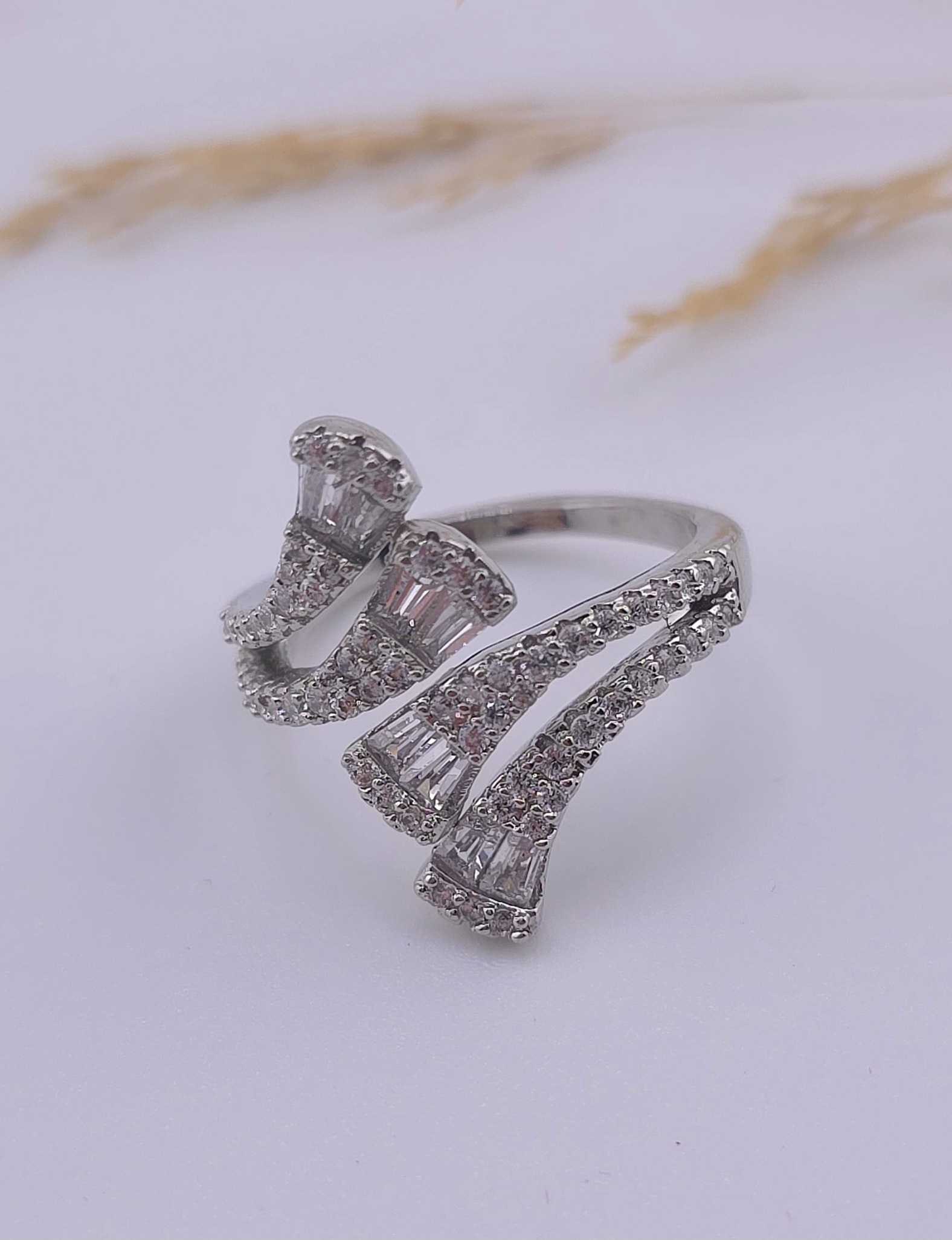 Каблучки з кристалами Swarovski, розмір 17–17.5