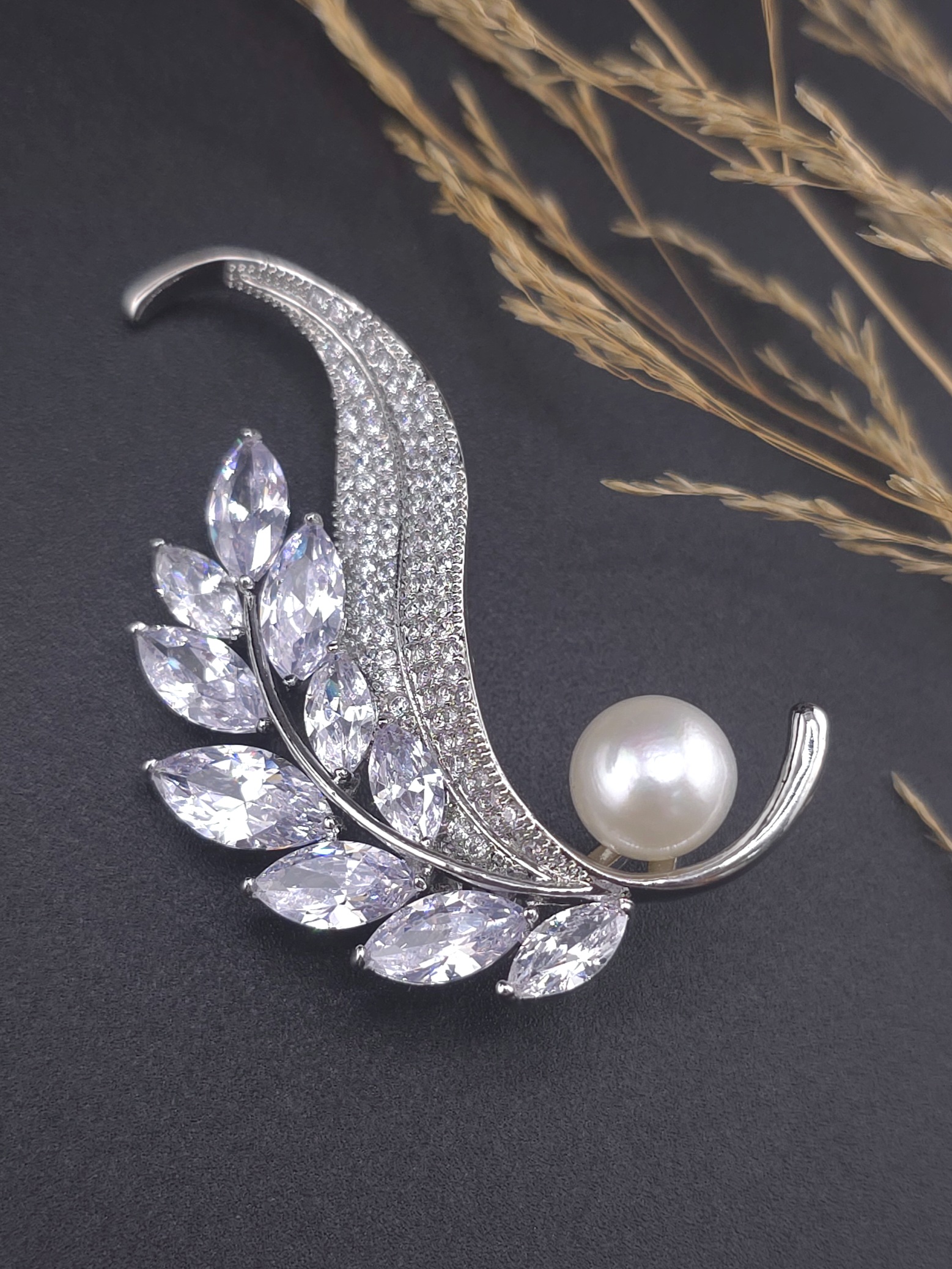 Брошка 35×60 мм з кристалами Swarovski